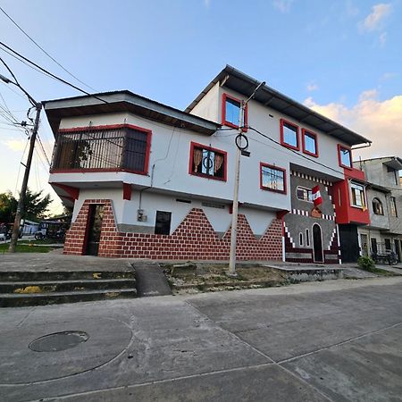 Hotel Sarisa House à Iquitos Extérieur photo