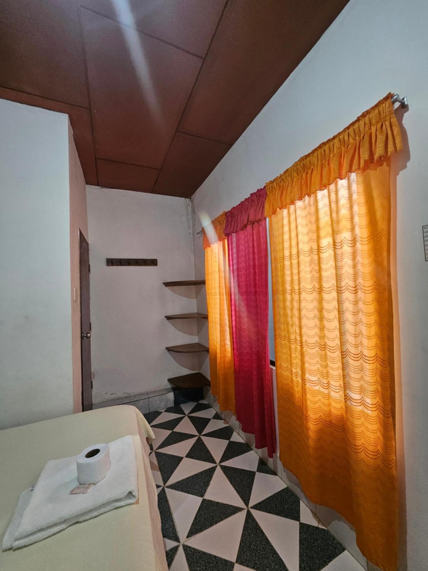 Hotel Sarisa House à Iquitos Extérieur photo