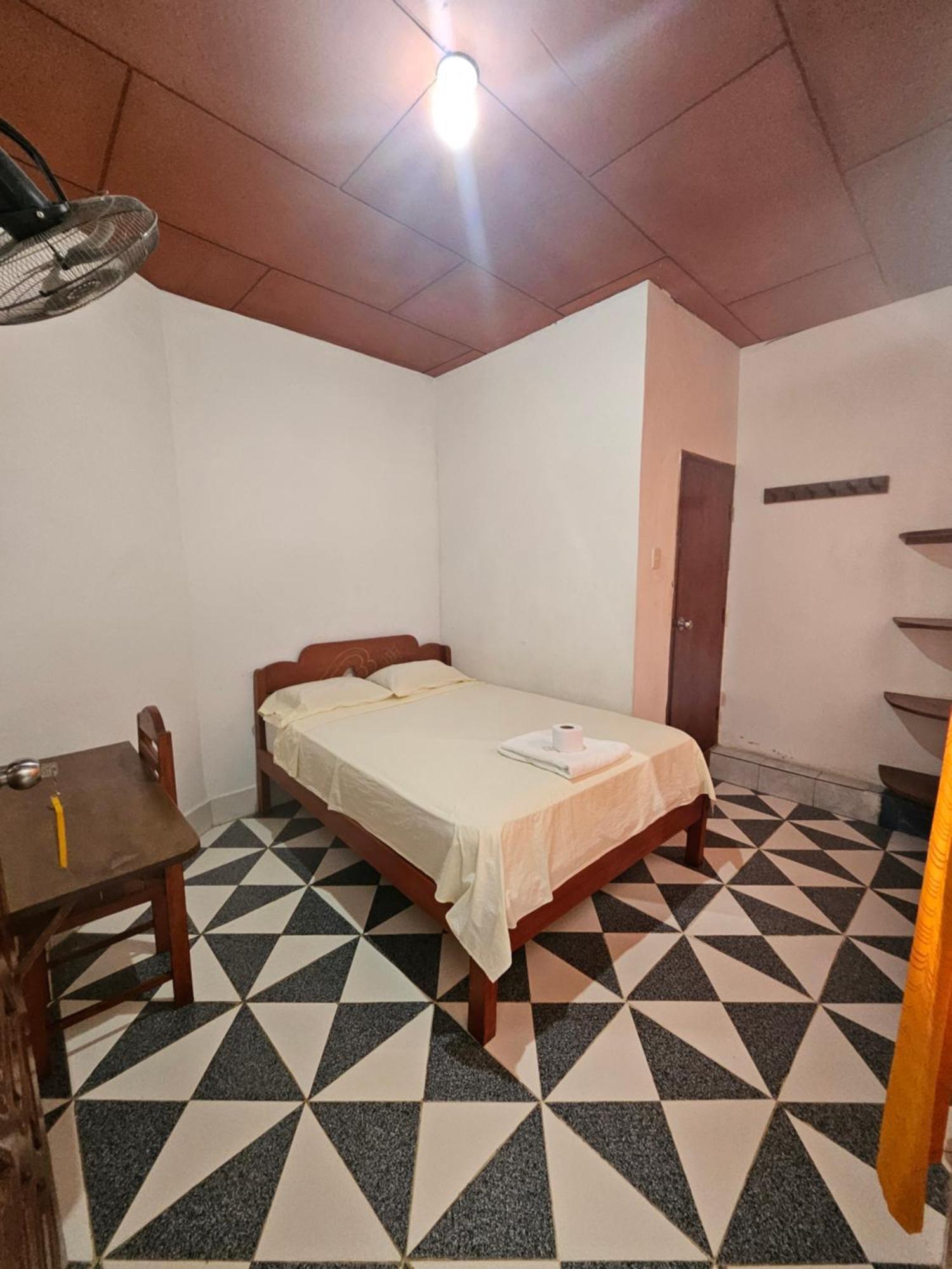 Hotel Sarisa House à Iquitos Extérieur photo