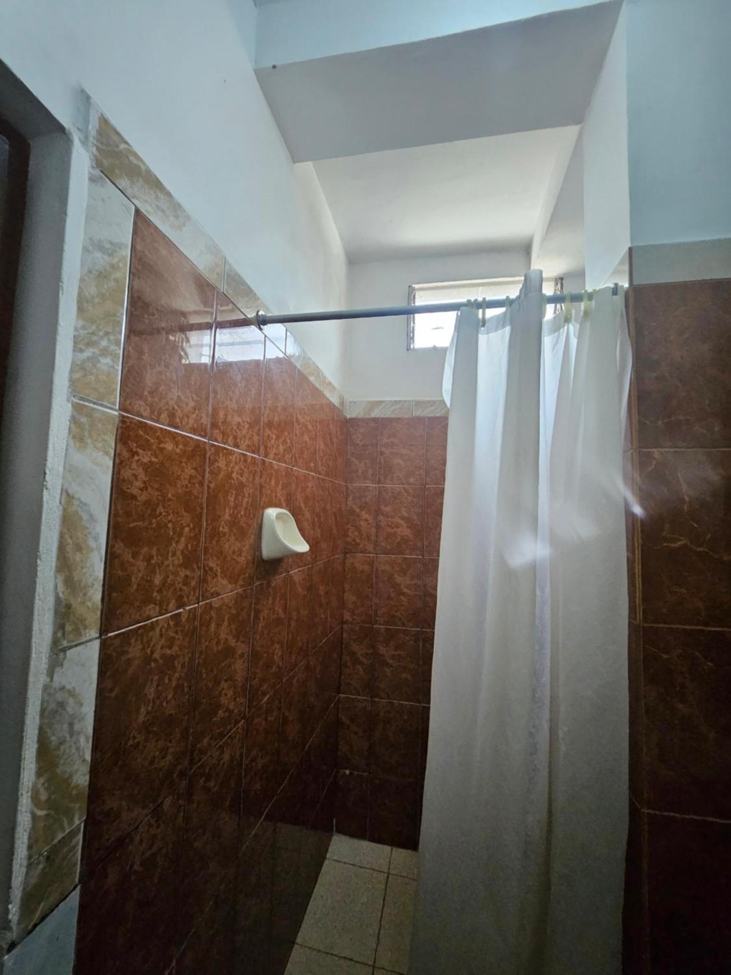 Hotel Sarisa House à Iquitos Extérieur photo